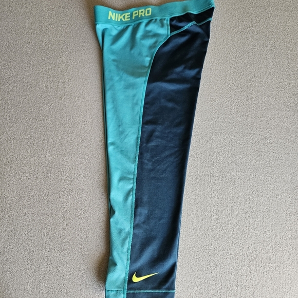 Women's Nike Capri Pro Leggings Dusty Cactus/Volt Size Small - Picture 5 of 8